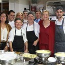 Cristina Cifuentes en la campaña electoral en Segovia
