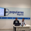 Juan Carlos Álvarez junto al Portavoz del PP en el Ayuntamiento de Coca, han explicado las verdaderas razones del derrumbe de las laderas en esta localidad