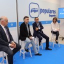 El Presidente Provincial del PP de Segovia, Francisco Vázquez, inaugura la campaña «Ahora más cerca» con la presencia del Consejero de Sanidad, Antonio Sáez Aguado