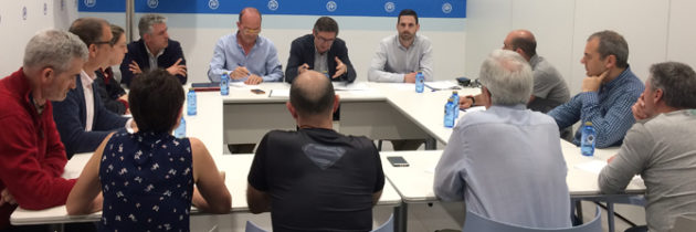 La sede del PP de Segovia acoge una  reunión sobre el PRUG de Guadarrama  entre el director general de Medio Natural y el colectivo ciclista