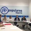 Francisco Vázquez explica las propuestas del PP en materia educativa a diferentes colectivos de este ámbito