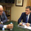 Francisco Vázquez presenta al Colegio de Médicos el Pacto Sanitario que llevará a cabo el PP