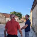 El PP en el Ayuntamiento pide la retirada de tres postes que quedaron en medio de la calle Carretas en Zamarramala tras las últimas obras realizadas